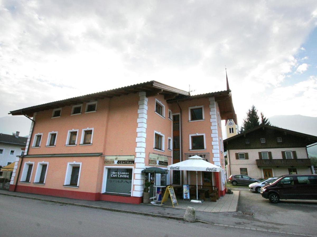 Spacious Apartment in Uderns near Ski Area Exterior foto