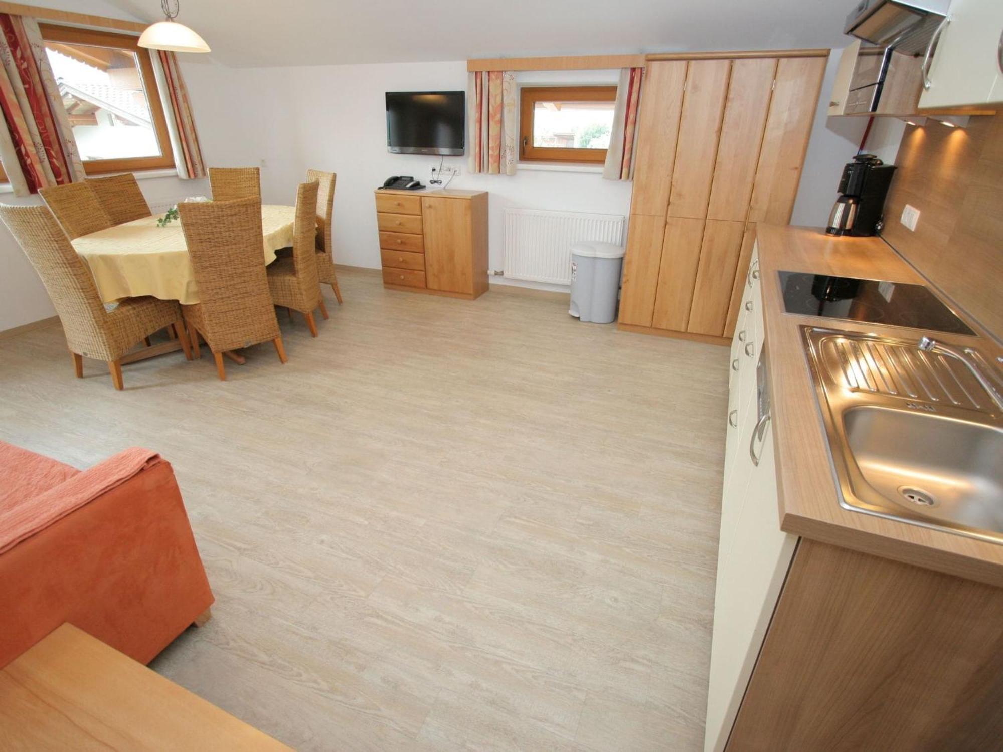 Spacious Apartment in Uderns near Ski Area Exterior foto
